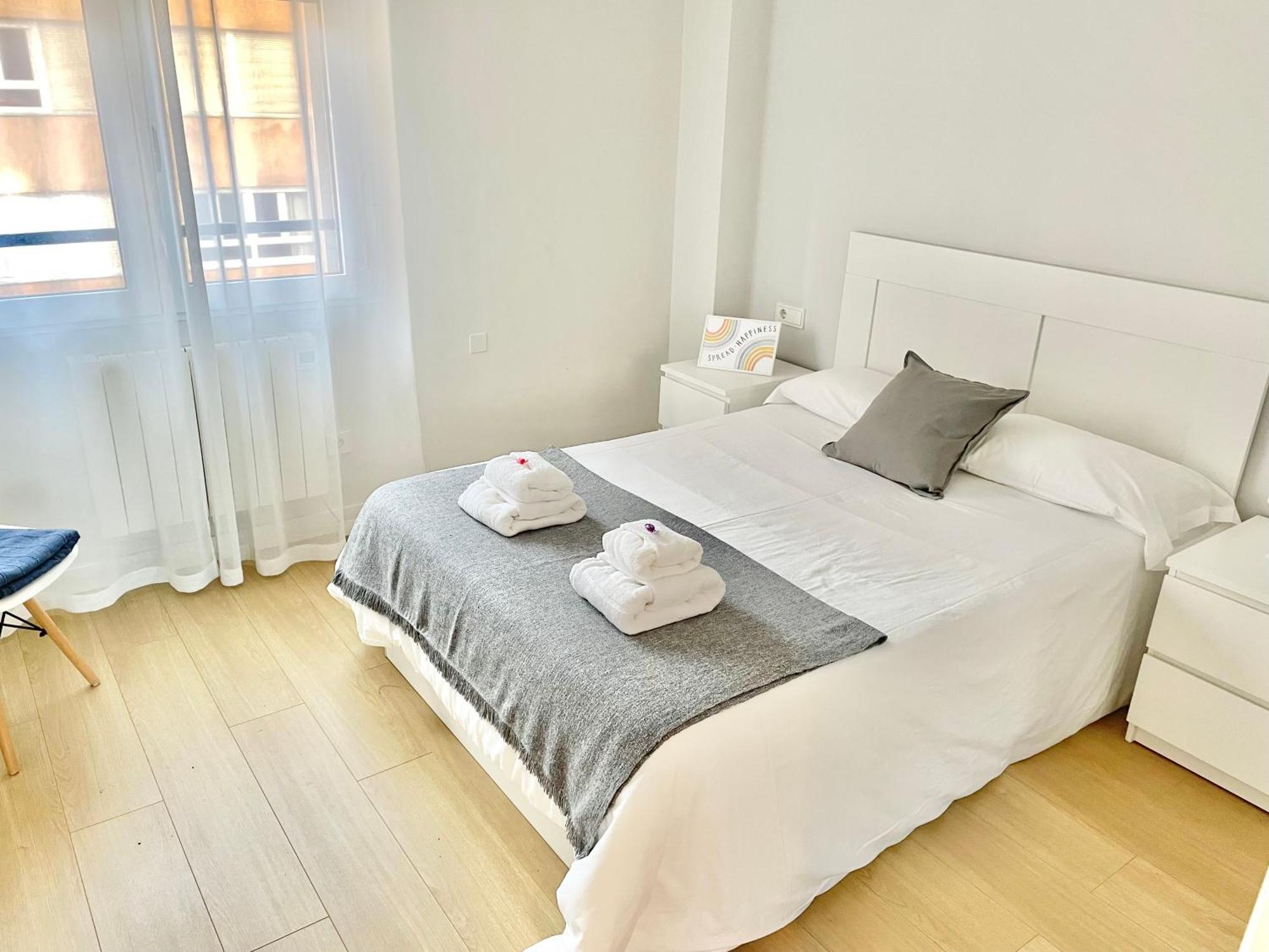Apartamento San Lorenzo Playa. Vistas Al Mar. Gijón Exterior foto